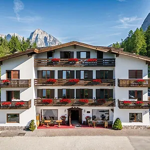 https://nord-cortina-dampezzo.hotelinveneto.com
